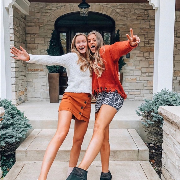 Meet your Posher, Hannah - Picture 2 of 3